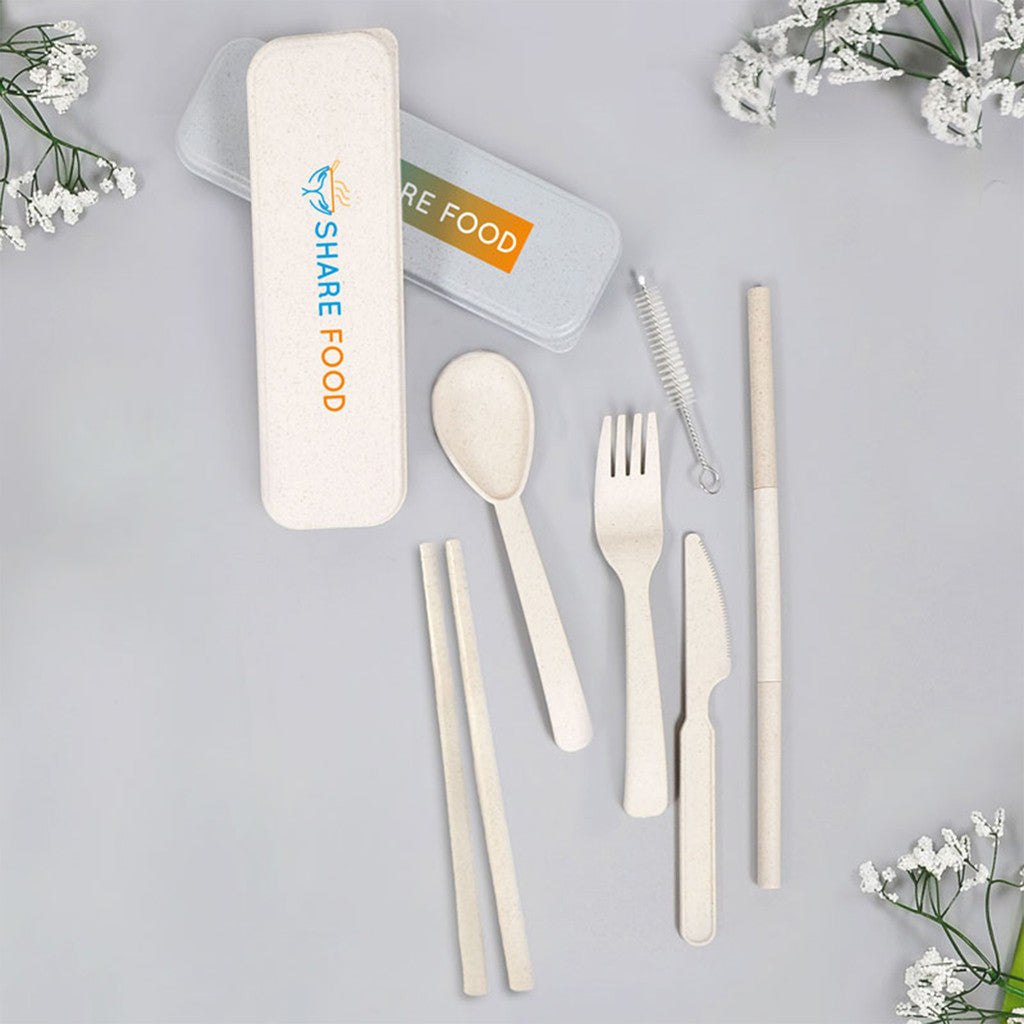 Straw Dinnerware Set